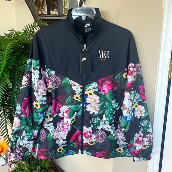 Brand New Nike Black & Floral Full Zip Oversized Fit Windbreaker Athletic Jacket - Picture 1 of 16